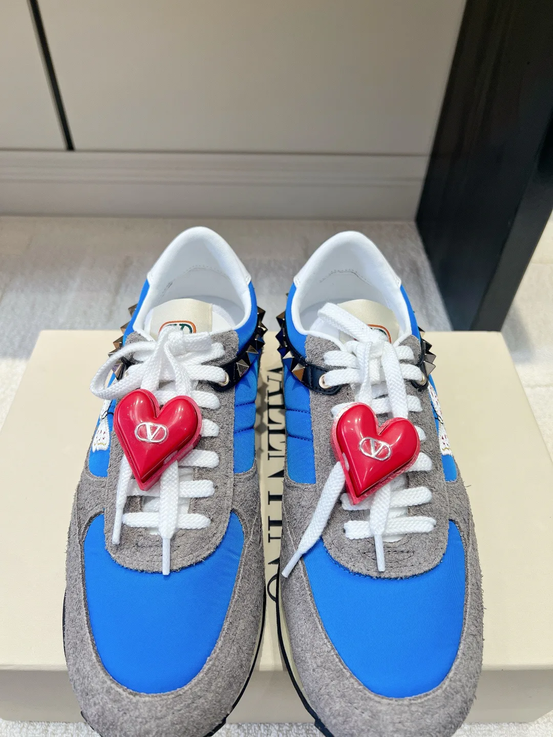 Кроссовки Женские Valentino 18436566