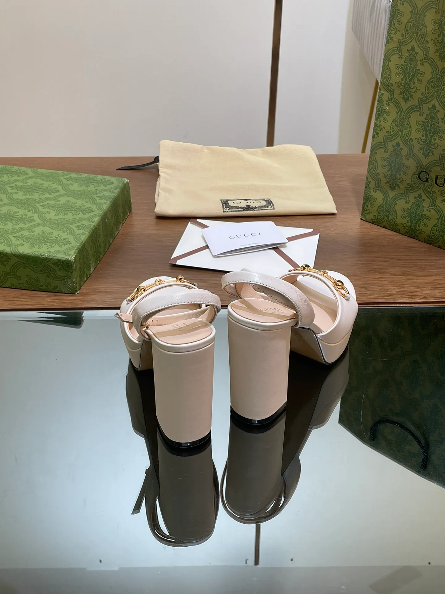 Босоножки Женские Gucci 11616314