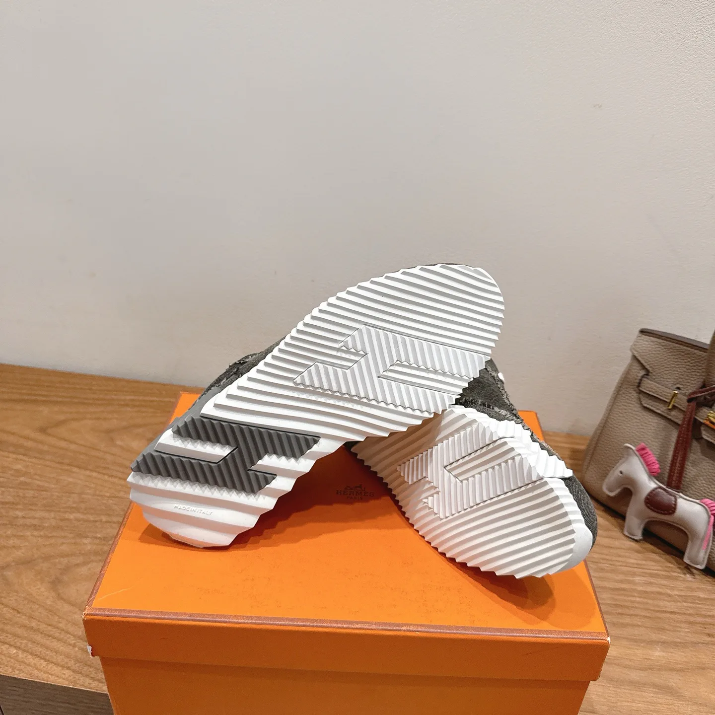 Кроссовки Женские Hermes 4214624