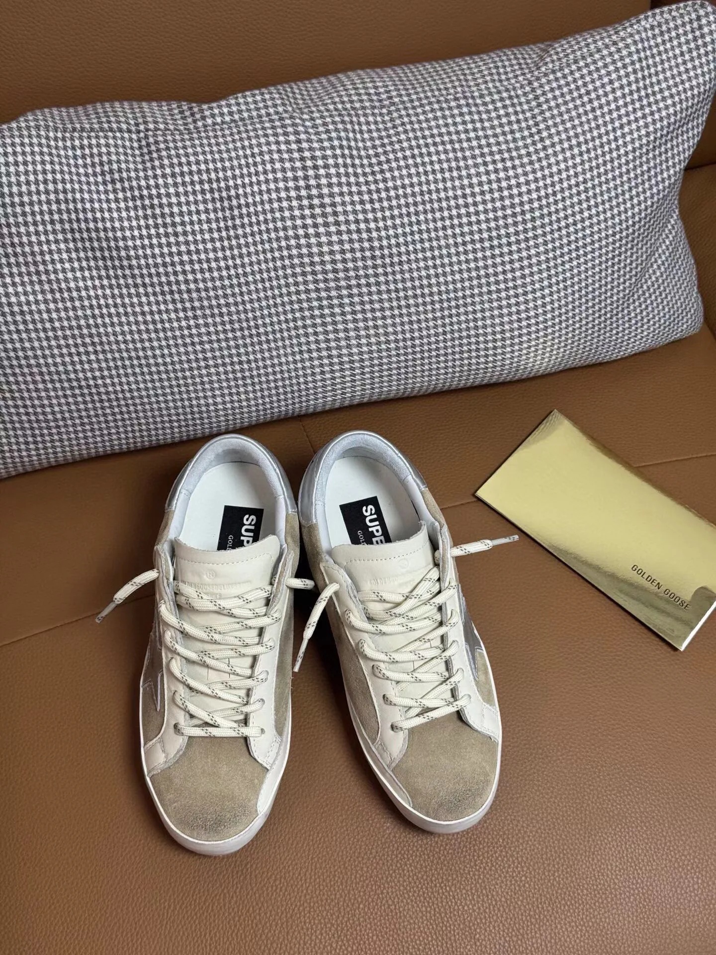 Кроссовки Женские Golden Goose 18265607
