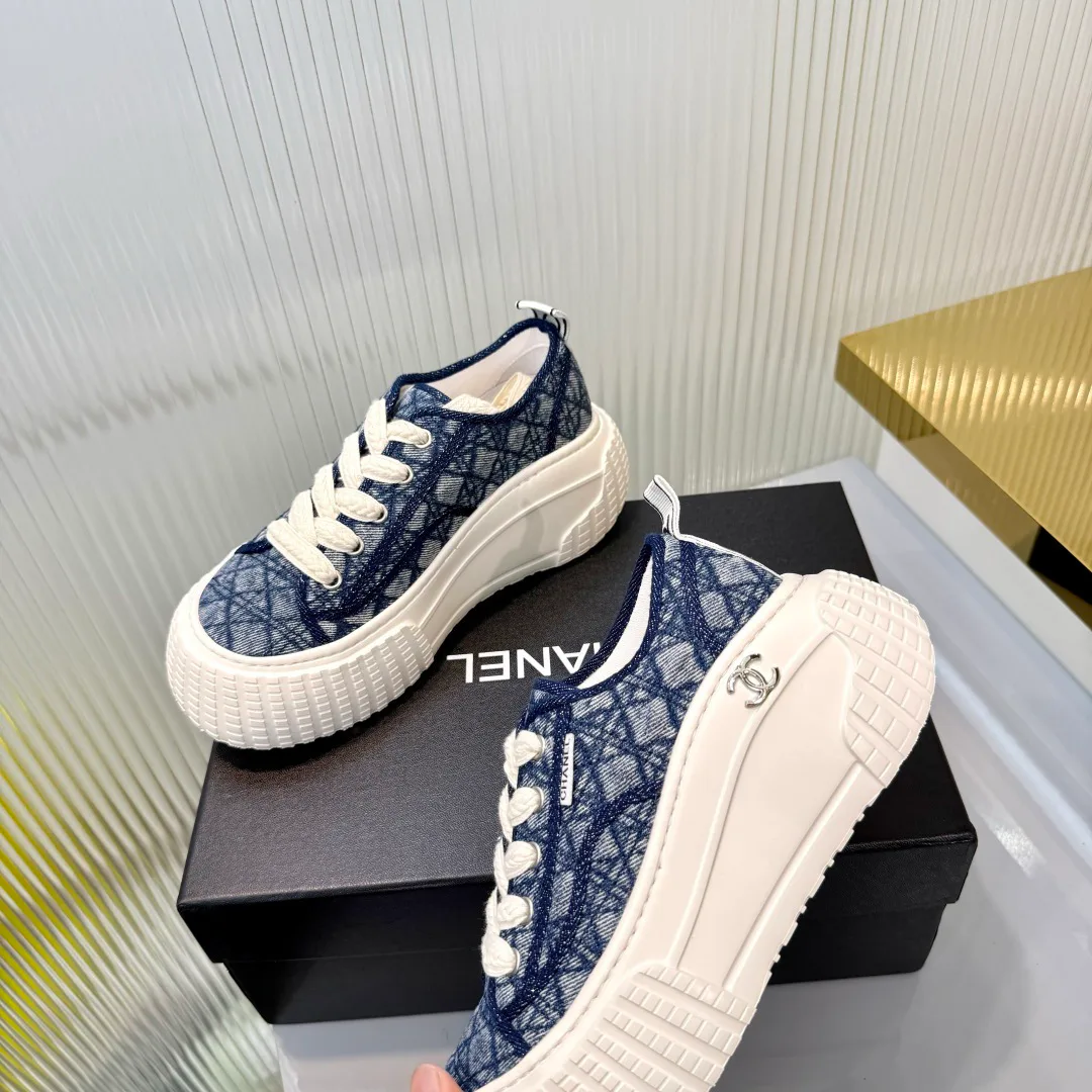 Кроссовки Женские Chanel 18366986