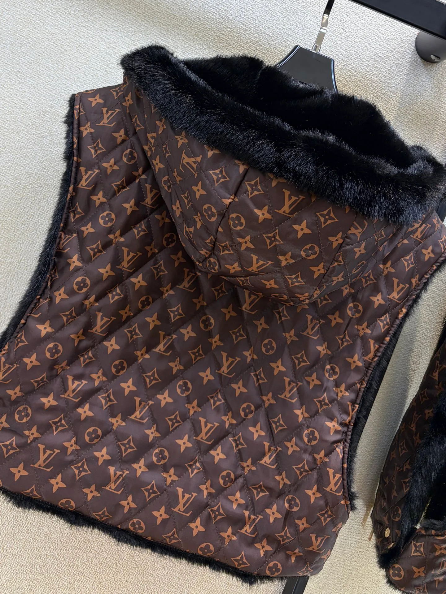 Жилеты Женские Louis Vuitton 18407834