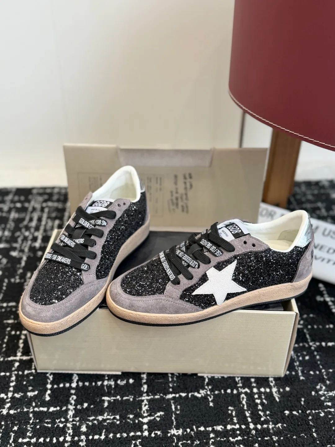Кроссовки Женские Golden Goose 18305921