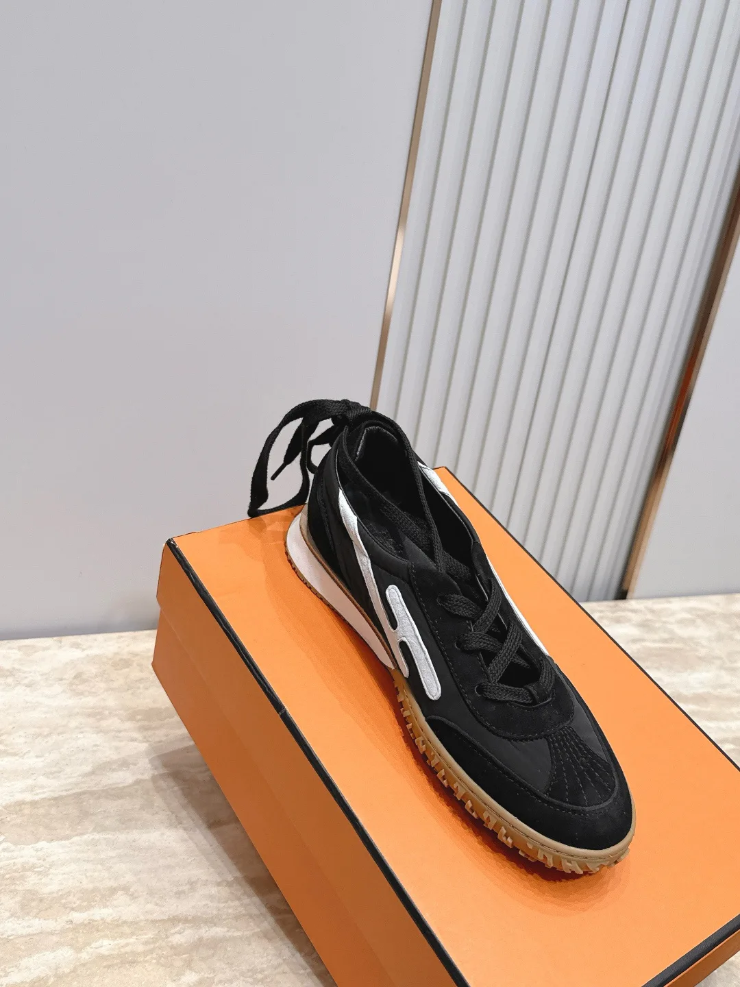 Кроссовки Женские Hermes 17490972
