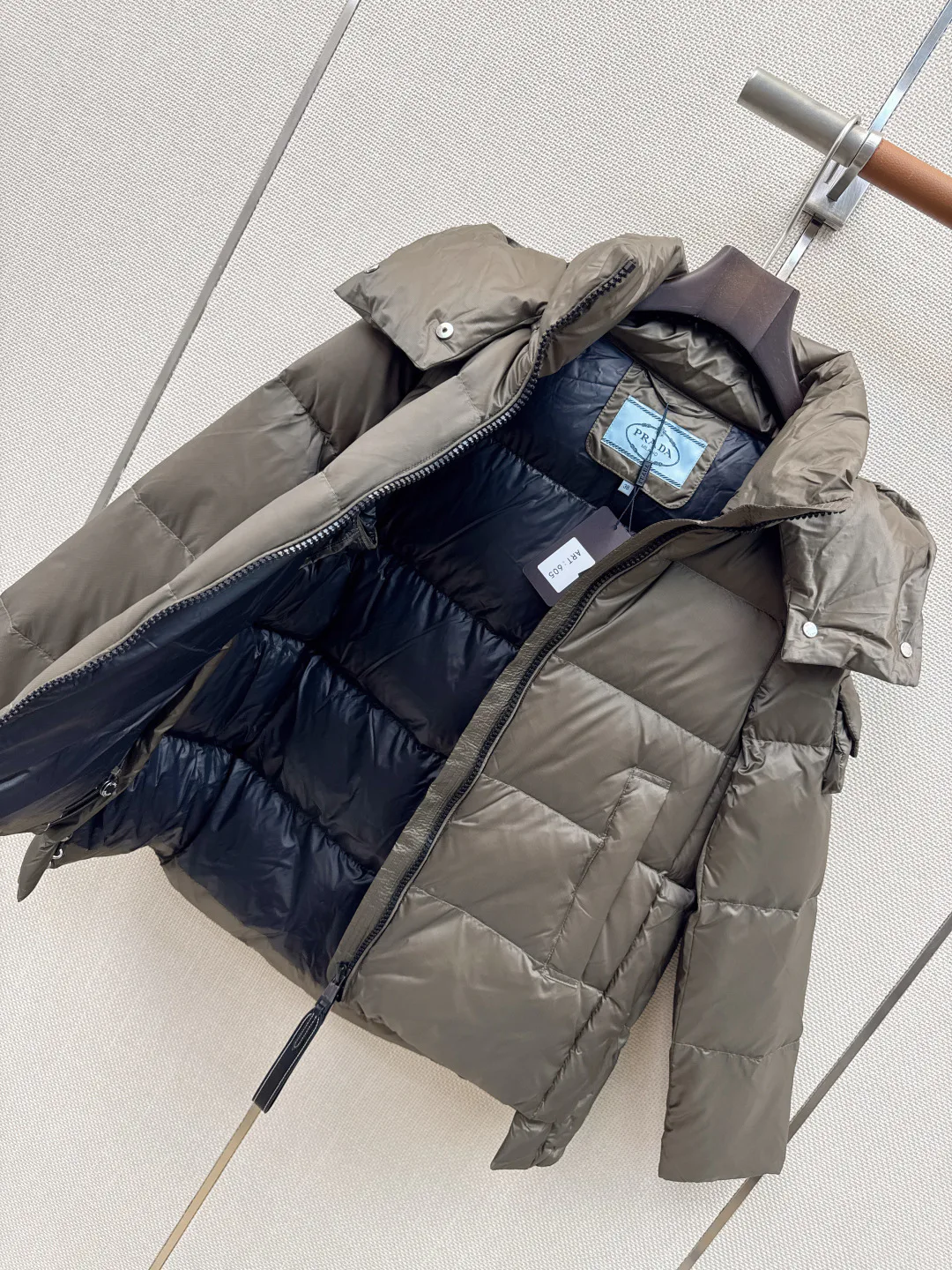 Куртки И Пуховики Женские Prada 18438386