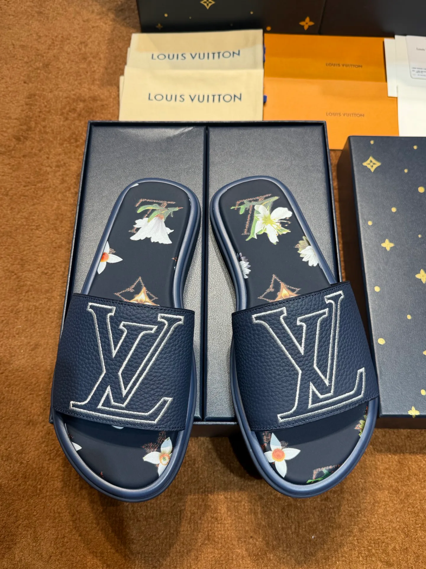 Шлепанцы Женские Louis Vuitton 17059503