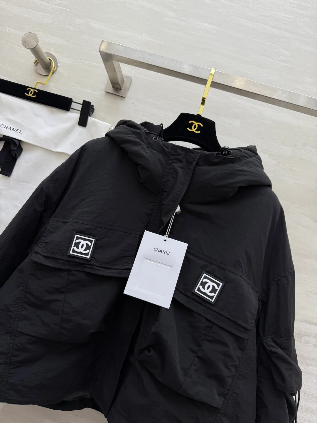 Куртки И Пуховики Женские Chanel 18768175
