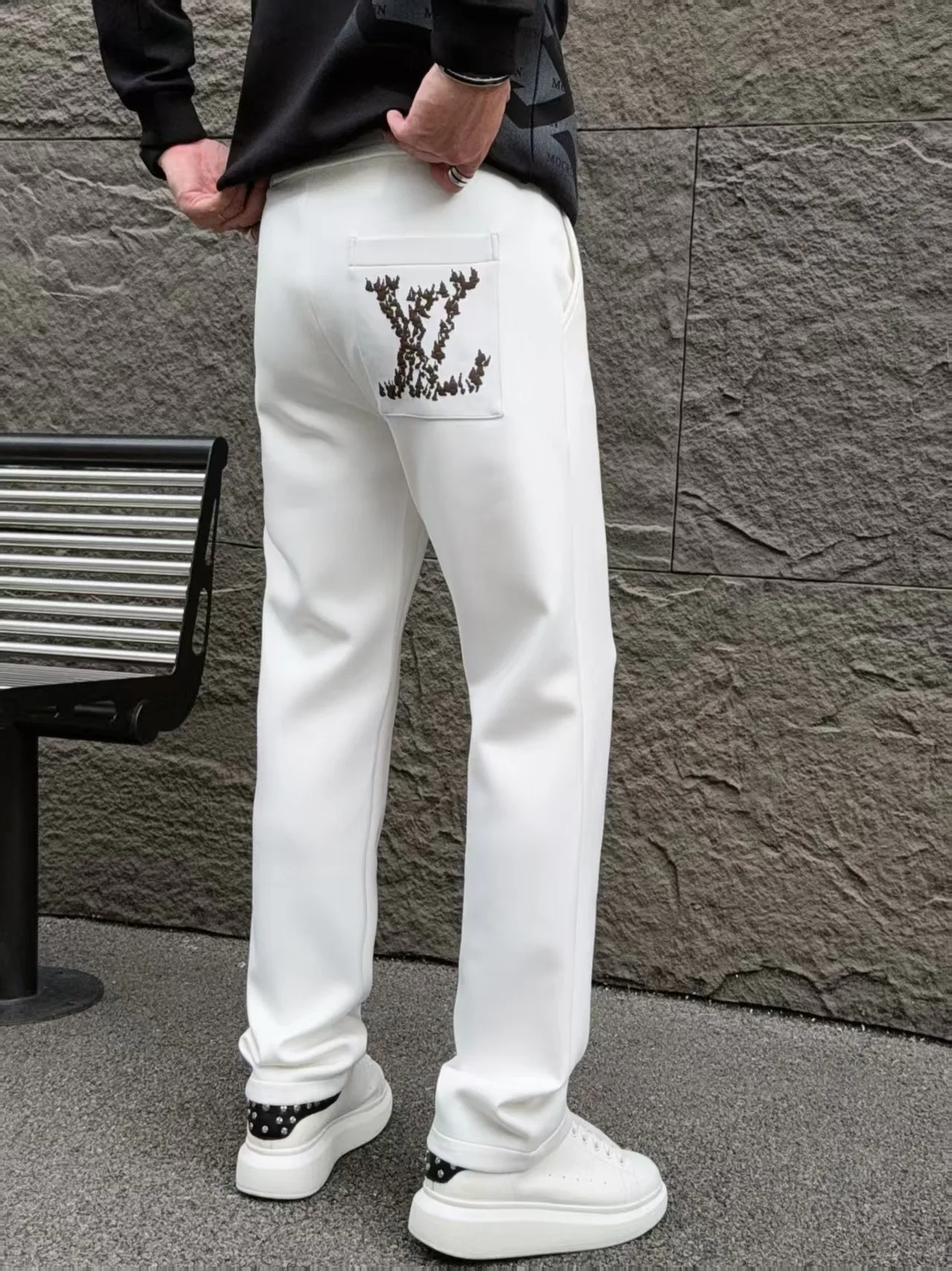Брюки Женские Louis Vuitton 18178461