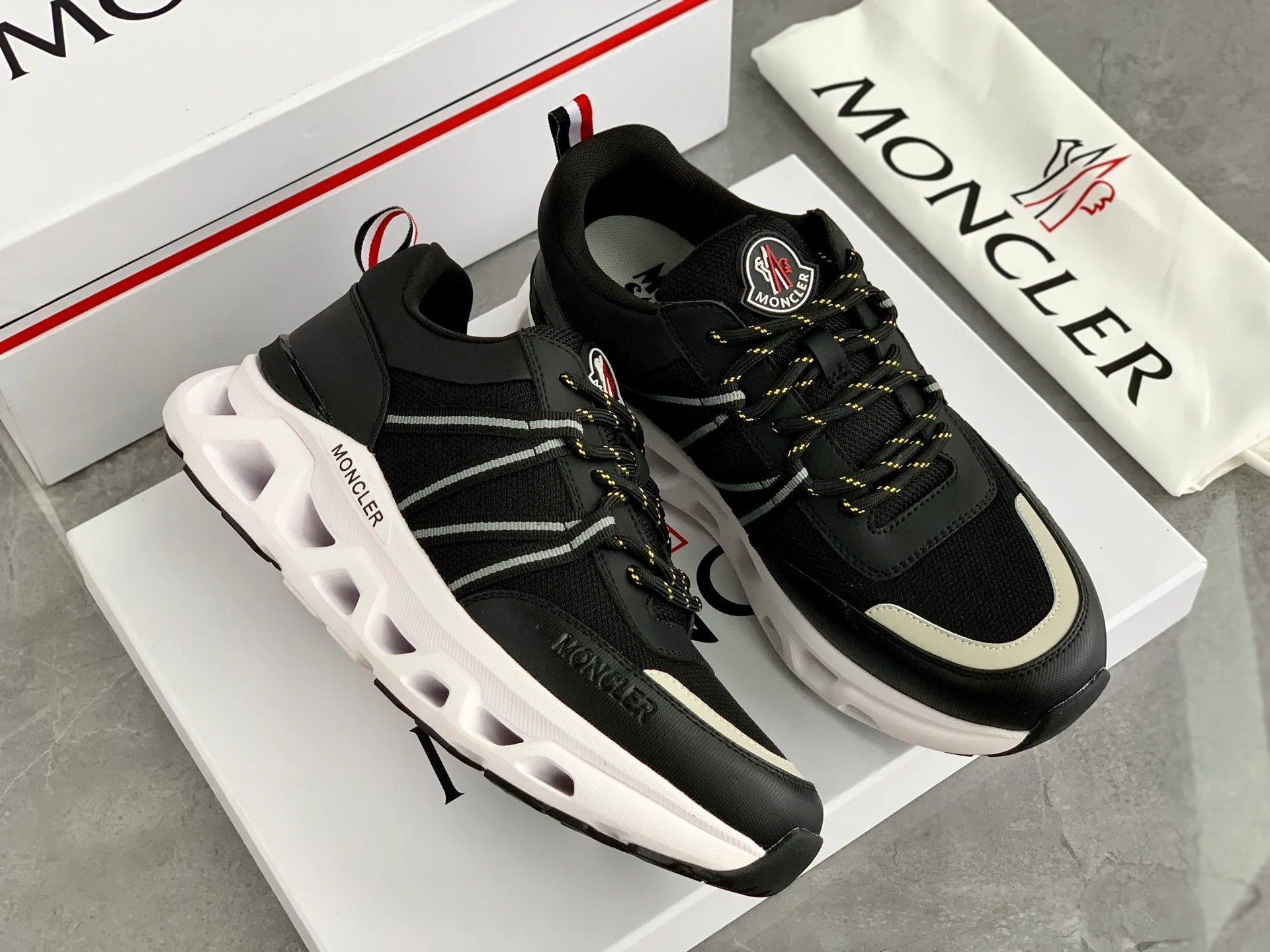 Кроссовки Женские Moncler 230468