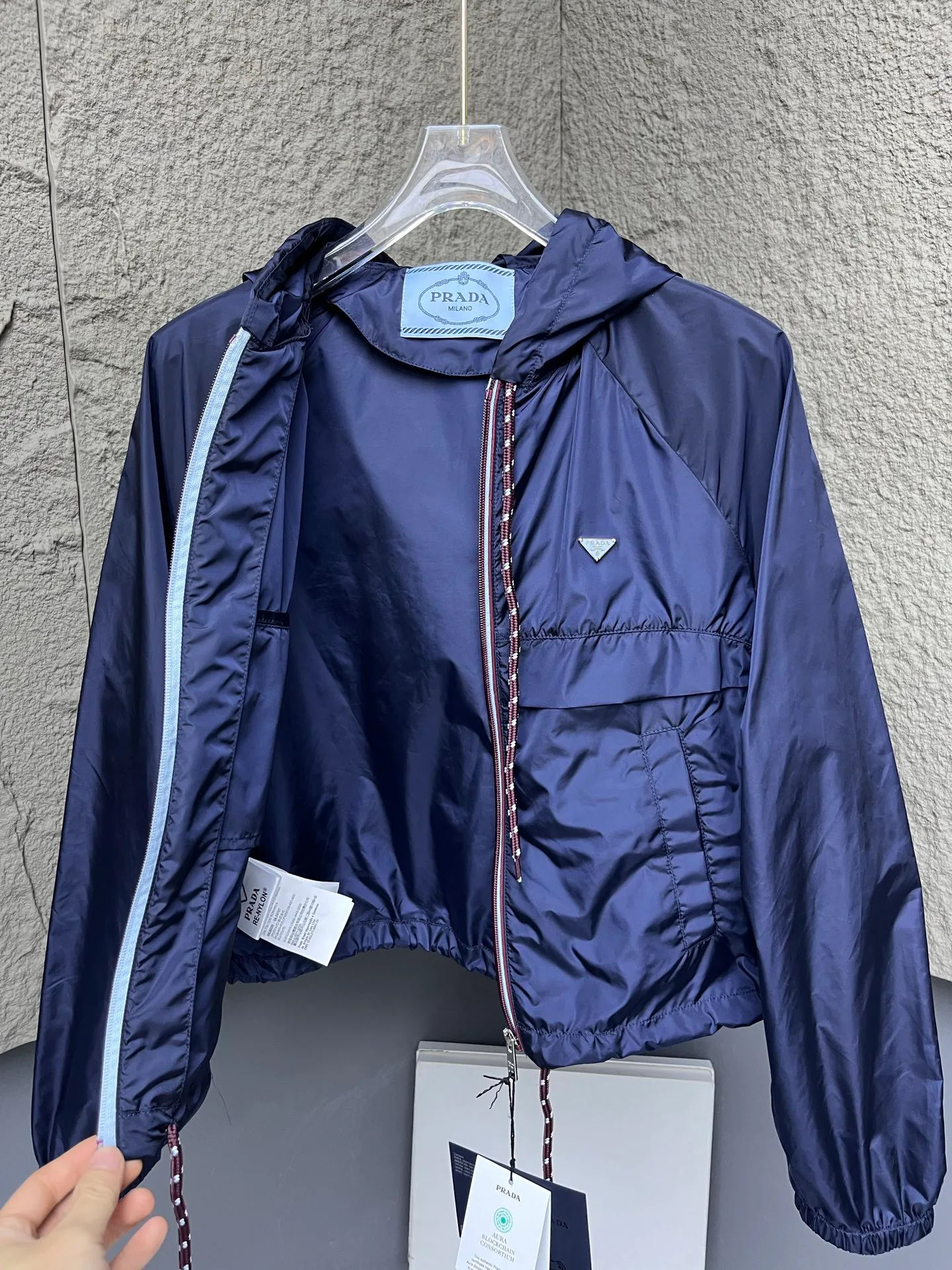 Куртки И Пуховики Женские Prada 14179706