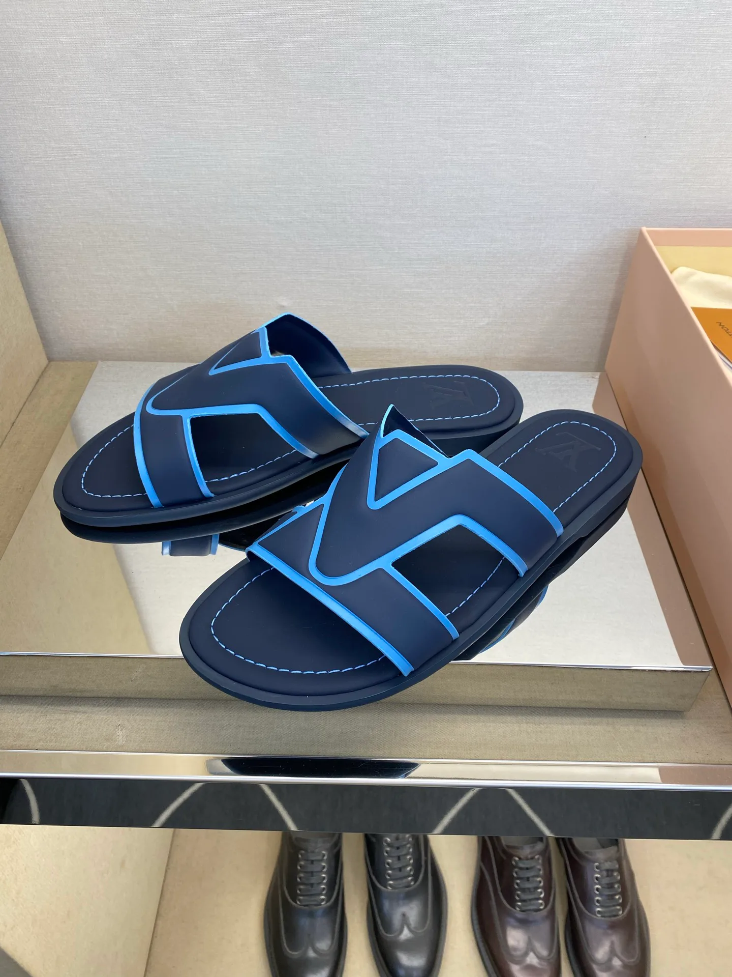 Шлепанцы Мужские Louis Vuitton 13080177