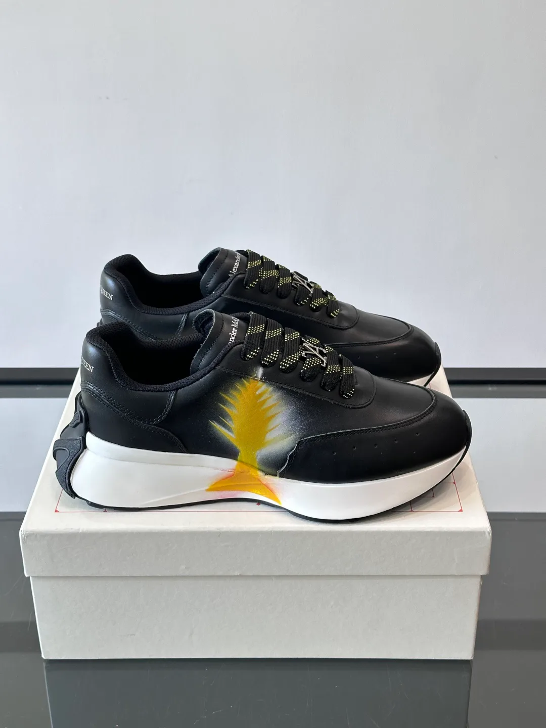 Кроссовки Женские Alexander Mcqueen 564580