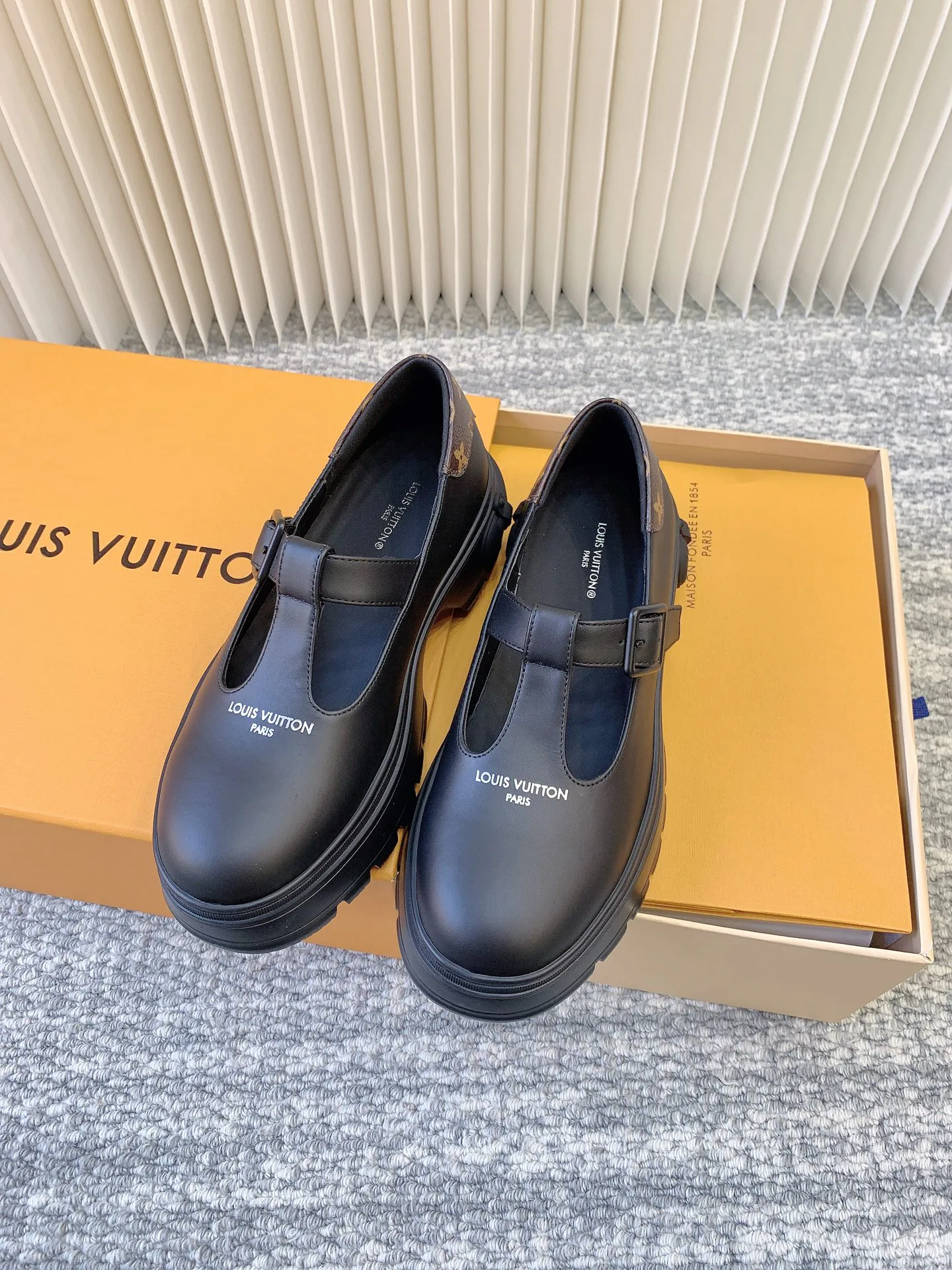 Туфли Женские Louis Vuitton 1474353