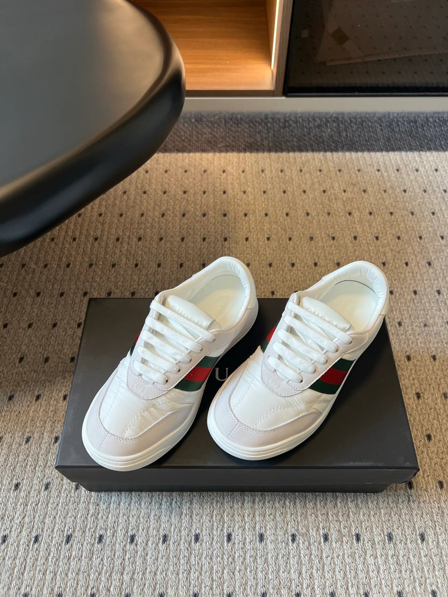 Кроссовки Женские Gucci 17926086