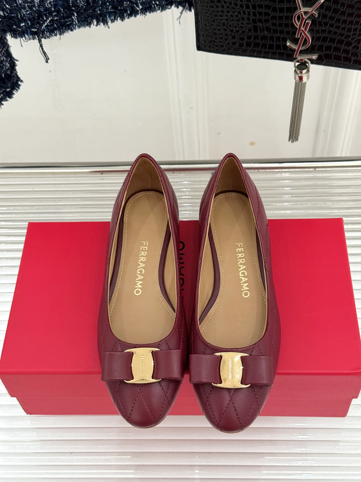 Туфли Женские Salvatore Ferragamo 18737650