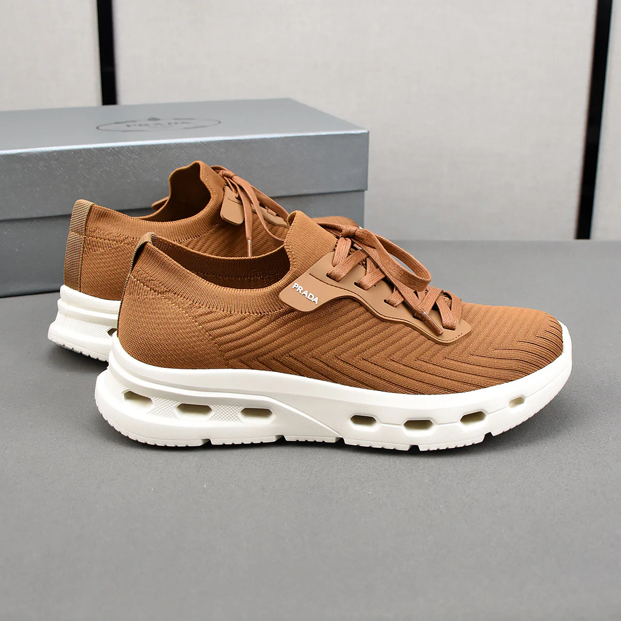 Кроссовки Мужские Prada 10736407