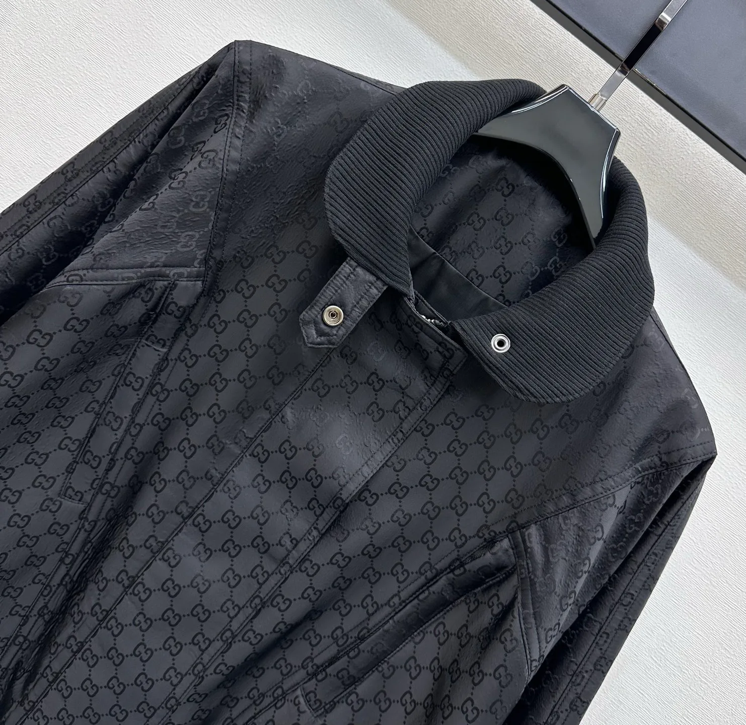 Куртки И Пуховики Женские Gucci 17892480
