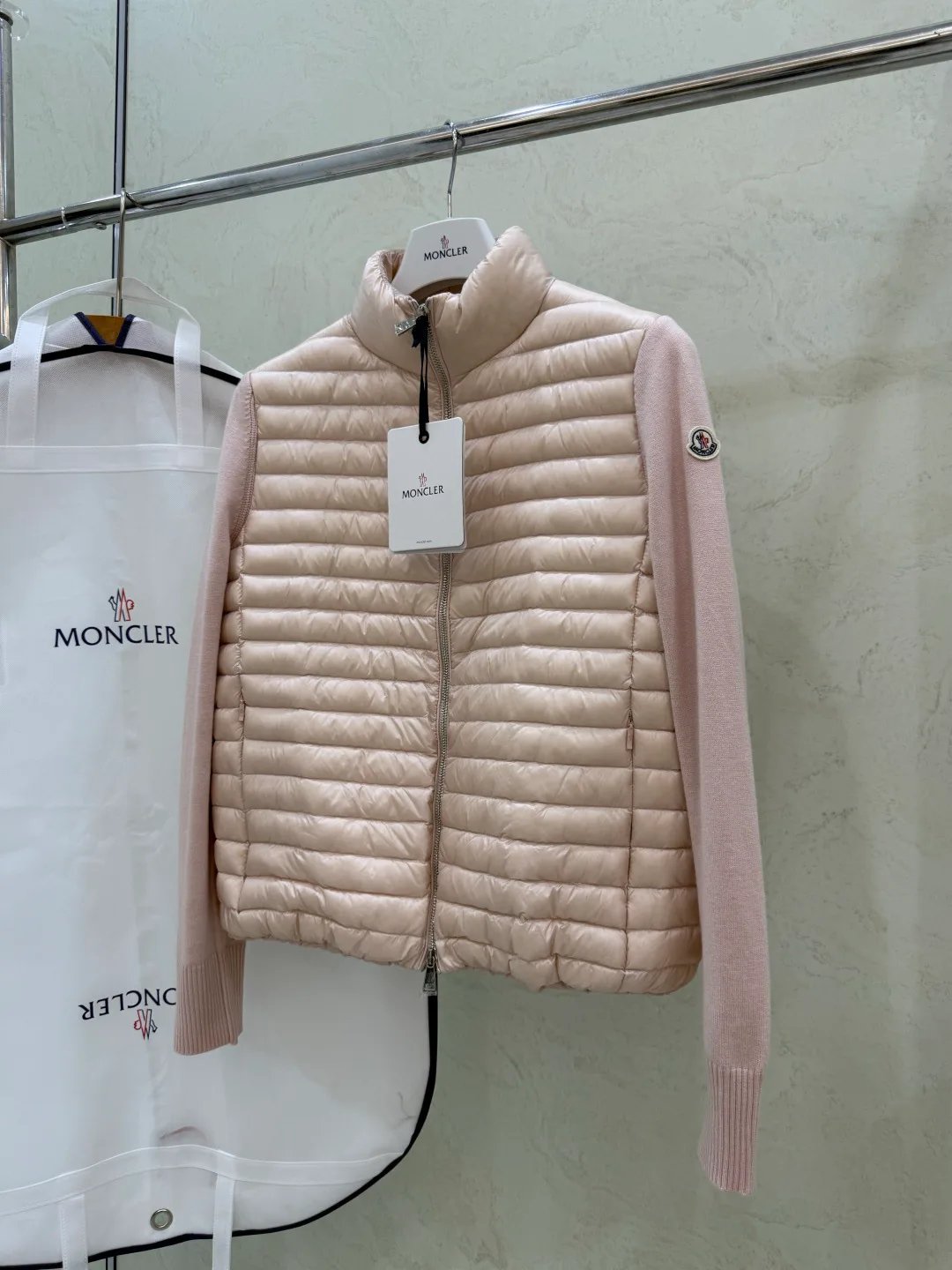 Куртки И Пуховики Женские Moncler 17918889