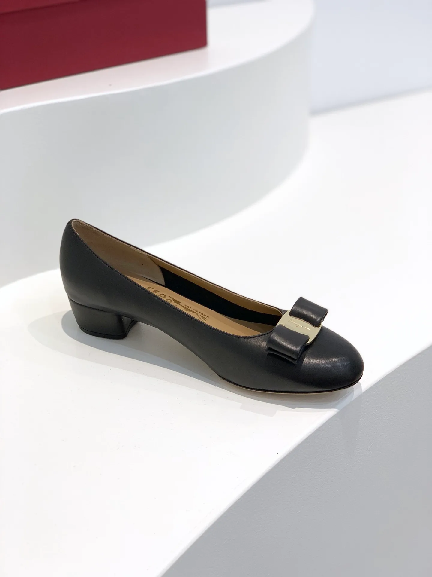 Туфли Женские Salvatore Ferragamo 20027