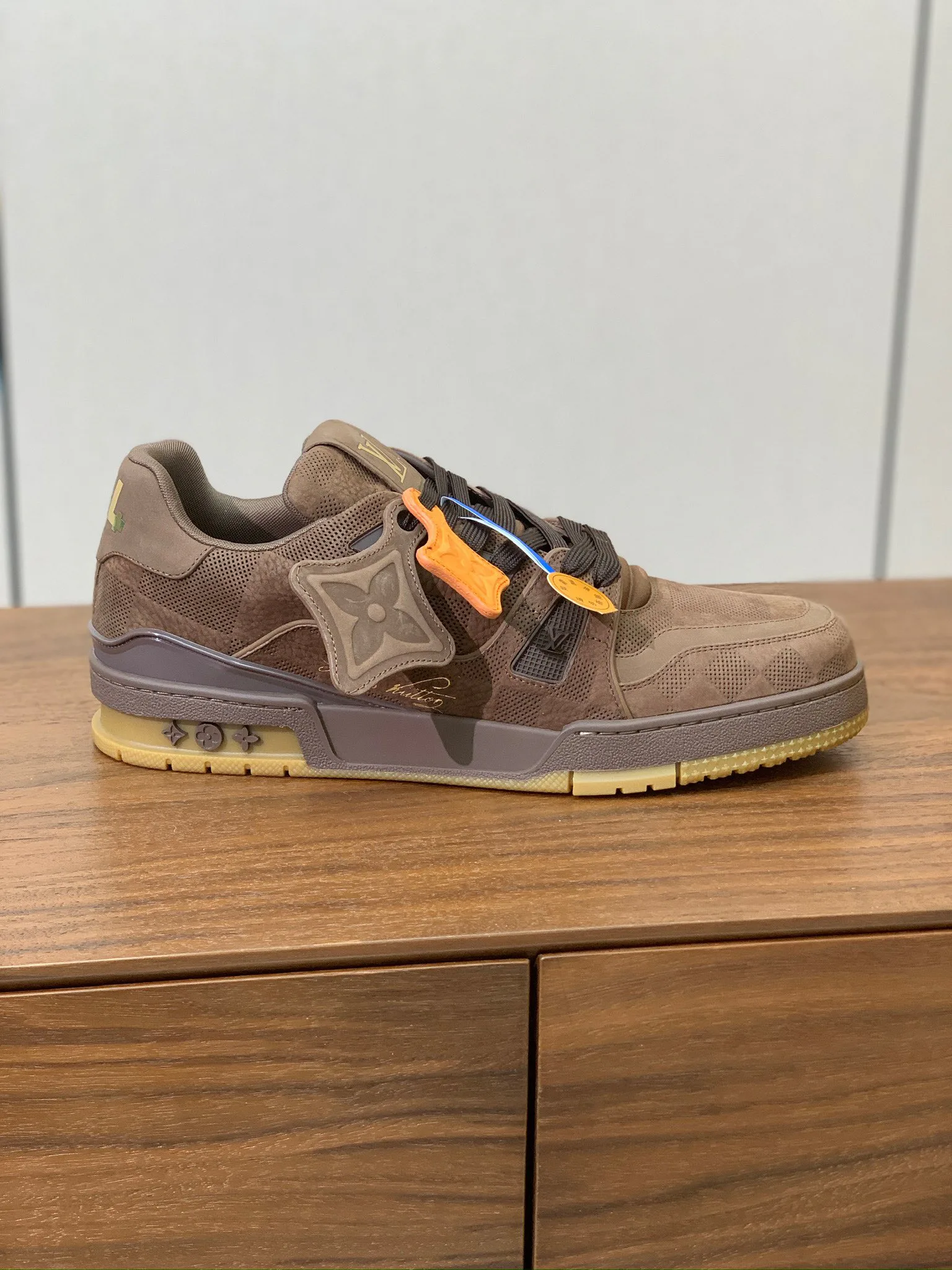 Кроссовки Женские Louis Vuitton 10236191