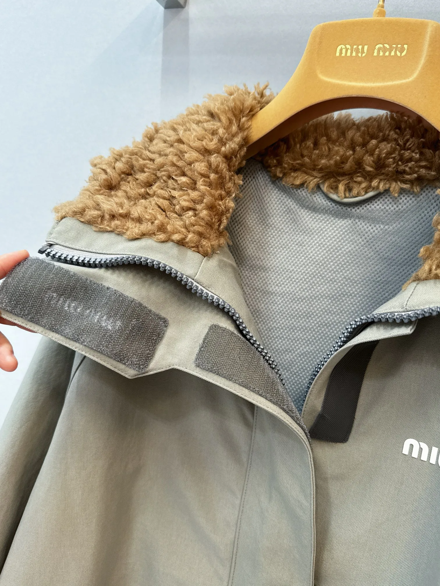 Куртки И Пуховики Женские Miu Miu 30030