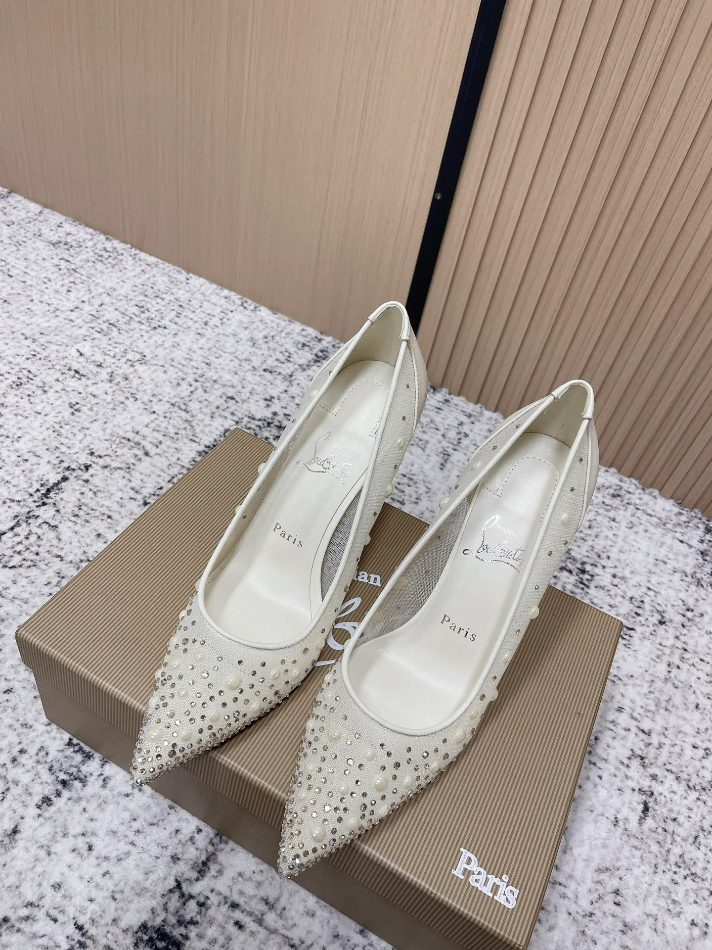 Туфли Женские Christian Louboutin 11946958