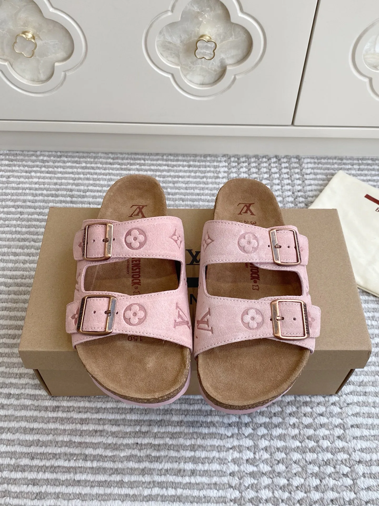 Шлепанцы Женские Louis Vuitton 11599277