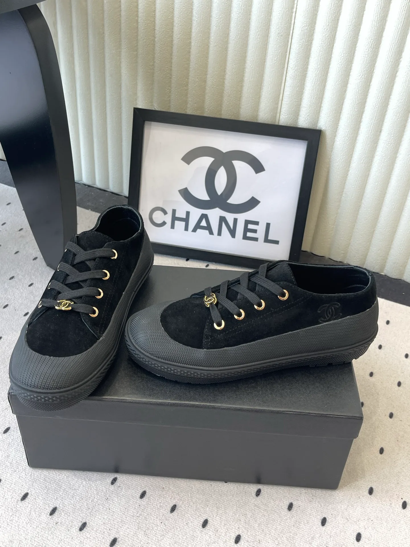 Кроссовки Женские Chanel 18069861