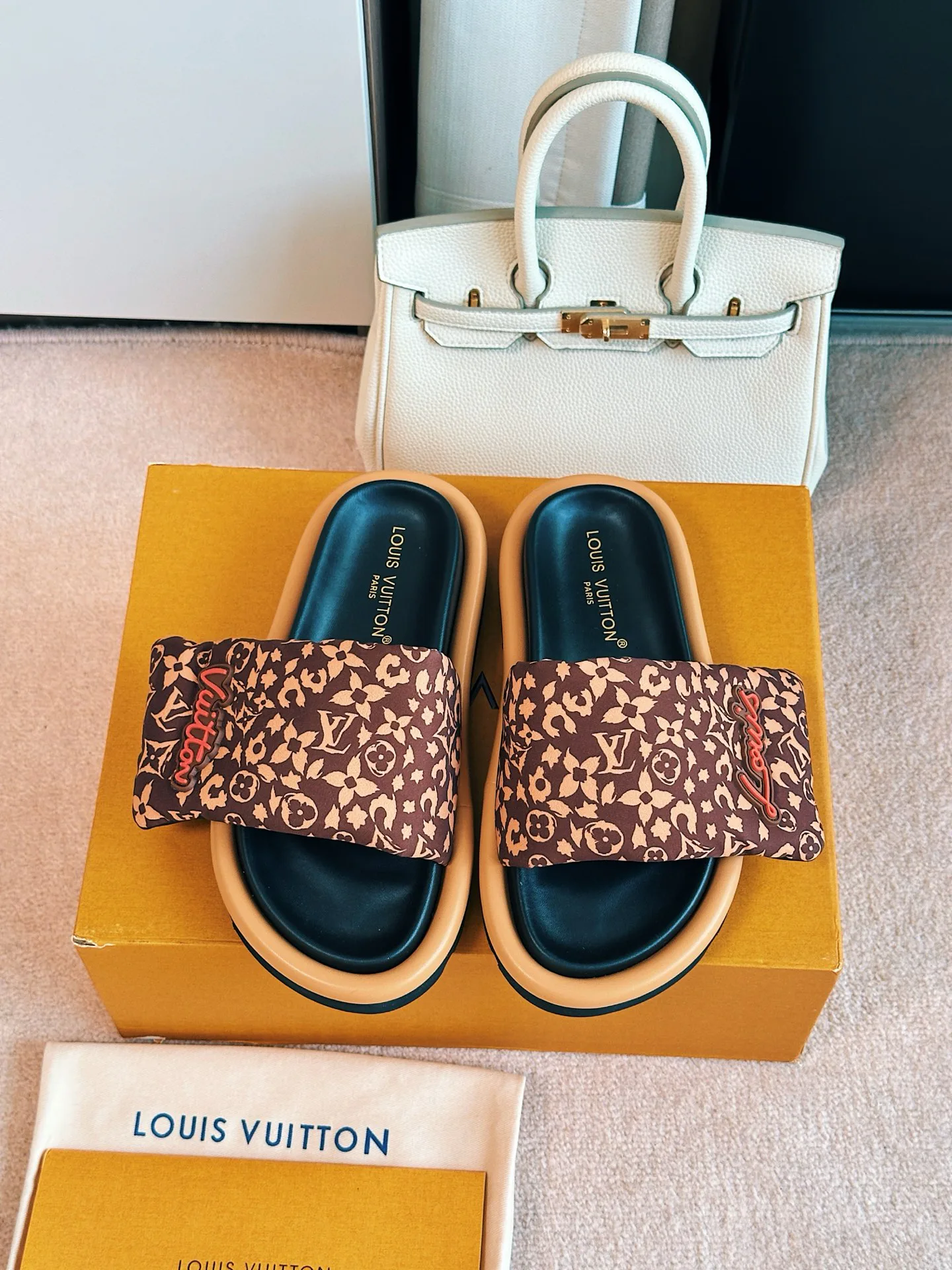 Шлепанцы Женские Louis Vuitton 14335152