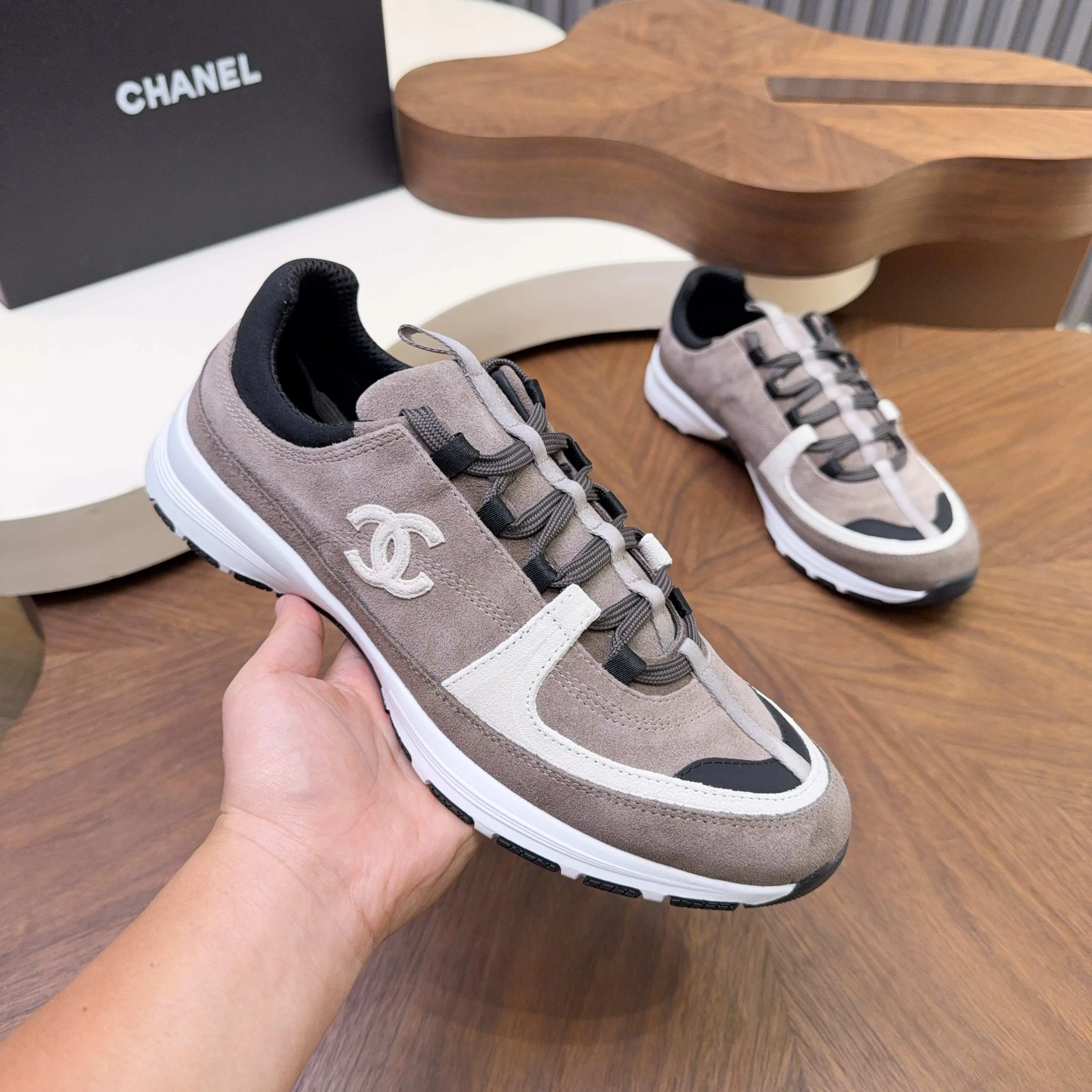 Кроссовки Женские Chanel 17918716