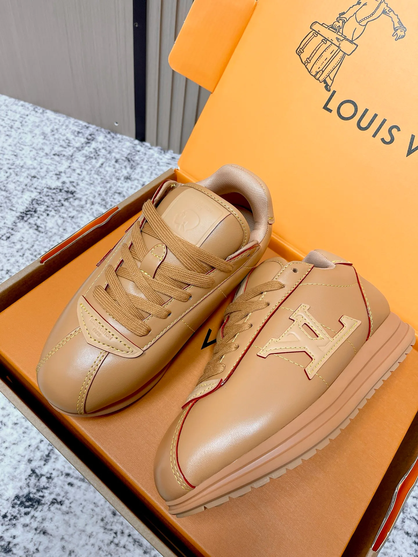 Кроссовки Женские Louis Vuitton 190847