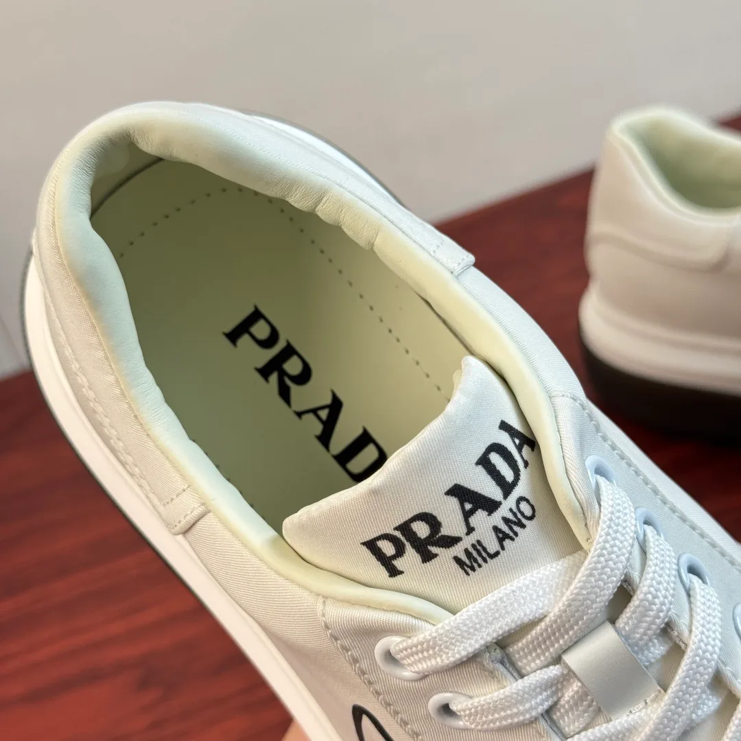 Кроссовки Мужские Prada 16935015