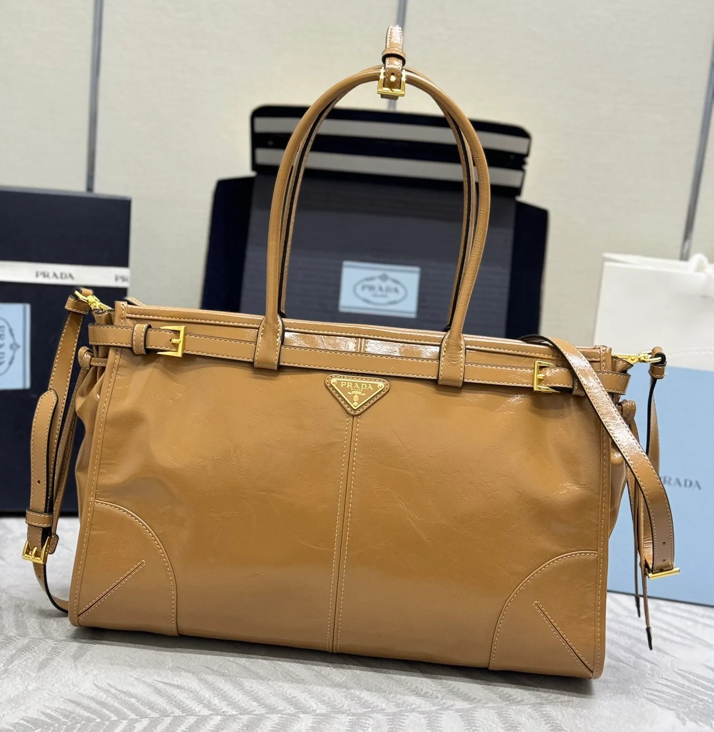 Классические Сумки Женские Prada 11462536