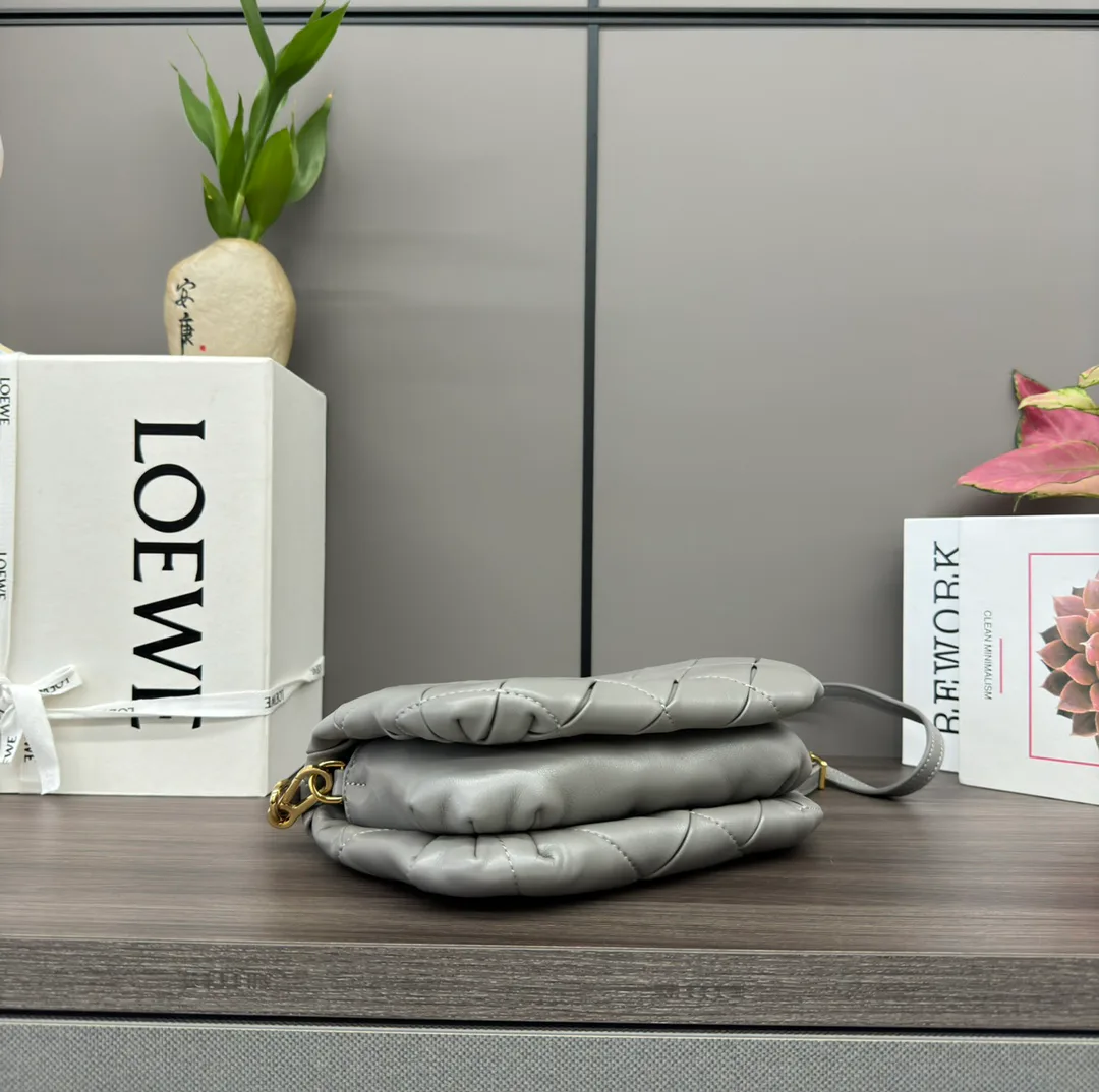 Классические Сумки Женские Loewe 6447970