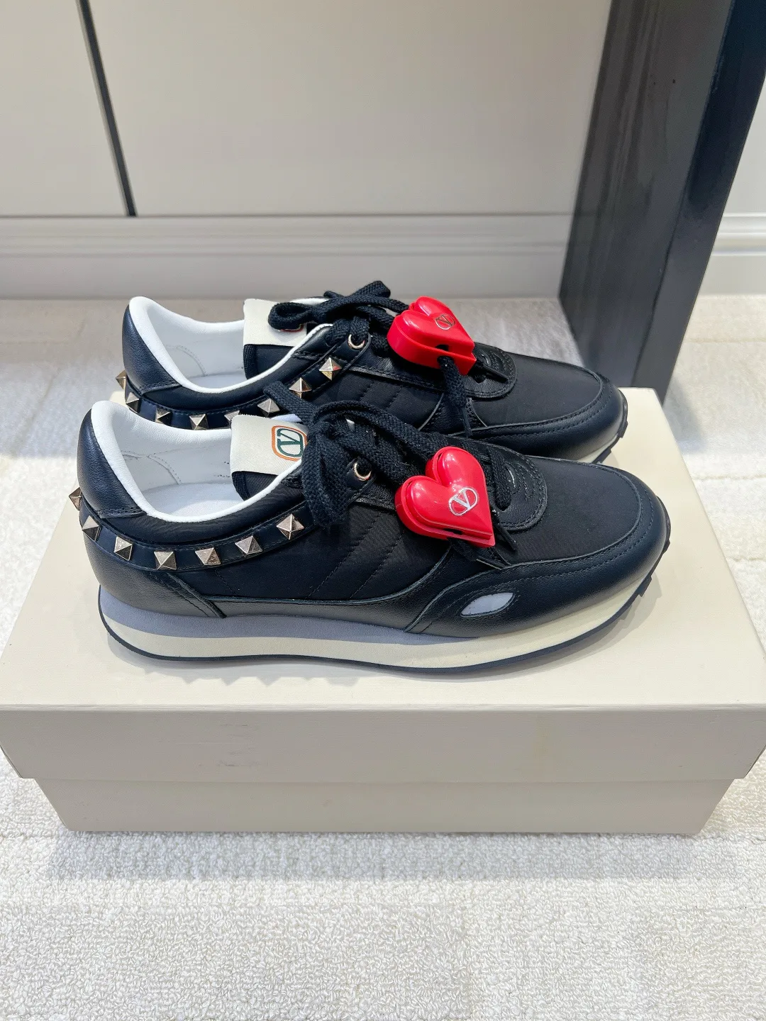Кроссовки Женские Valentino 18436569
