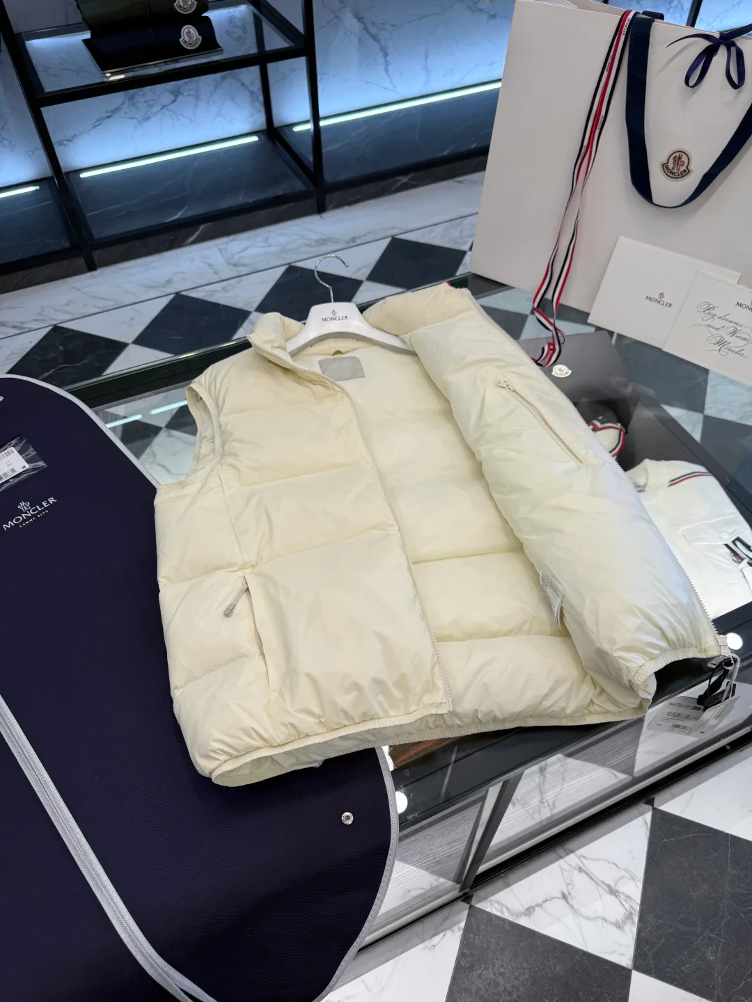 Жилеты Женские Moncler 18007566
