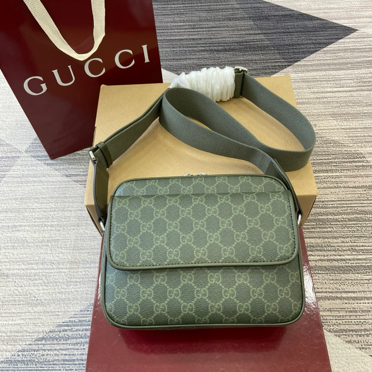 Классические Сумки Женские Gucci 11488763