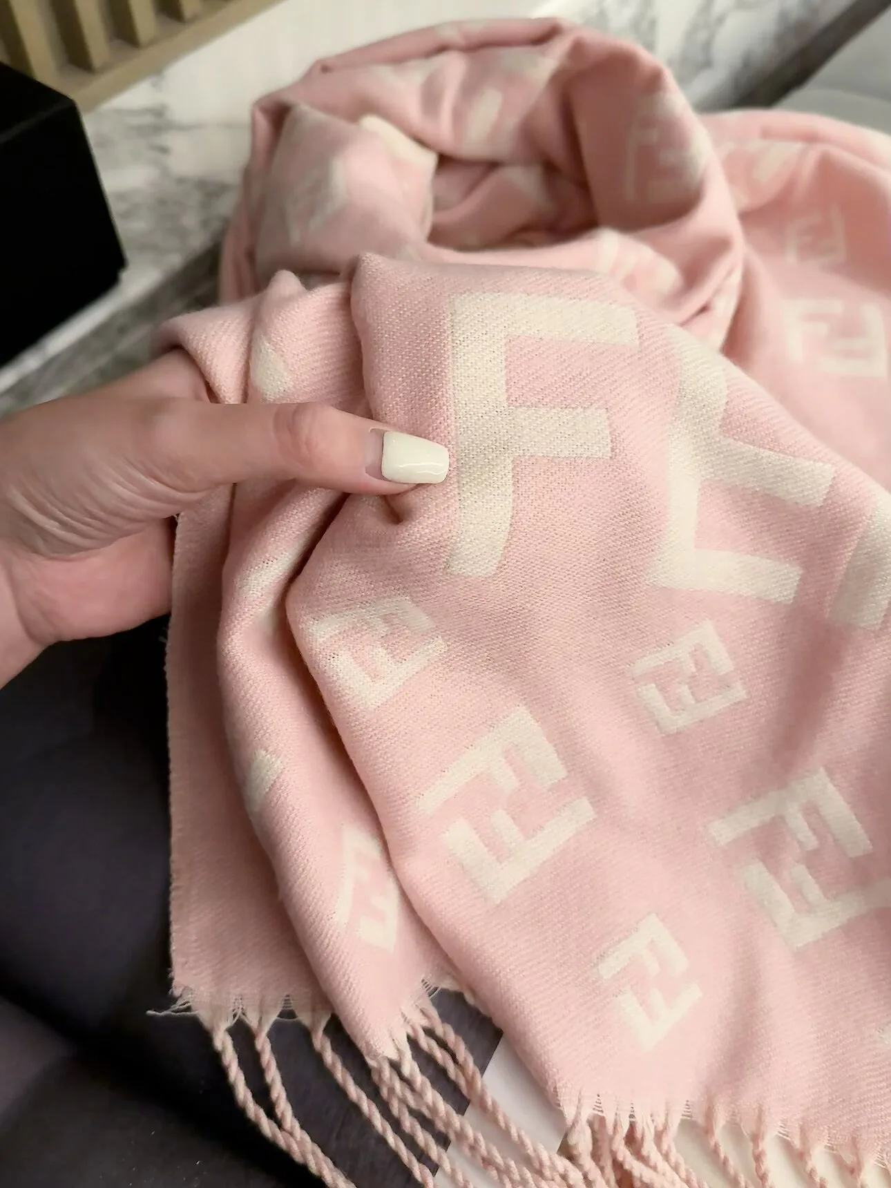 Шарфы Fendi 18427091