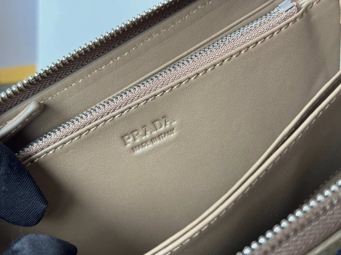 Клатчи Женские Prada 18000253