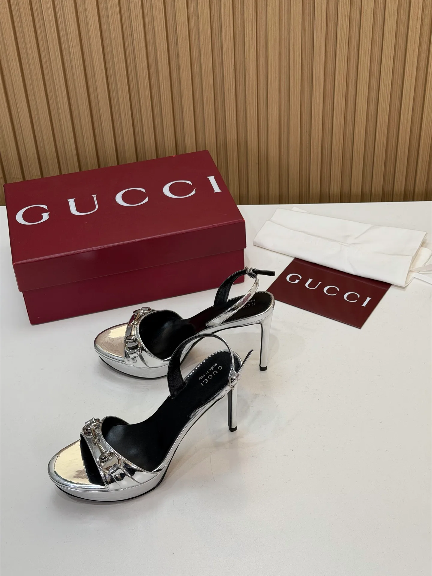 Босоножки Женские Gucci 18396258