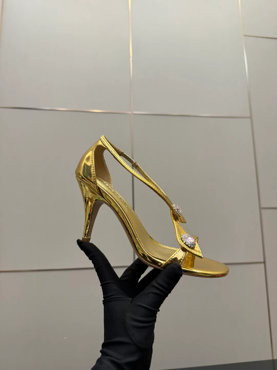 Босоножки Женские Salvatore Ferragamo 5052123