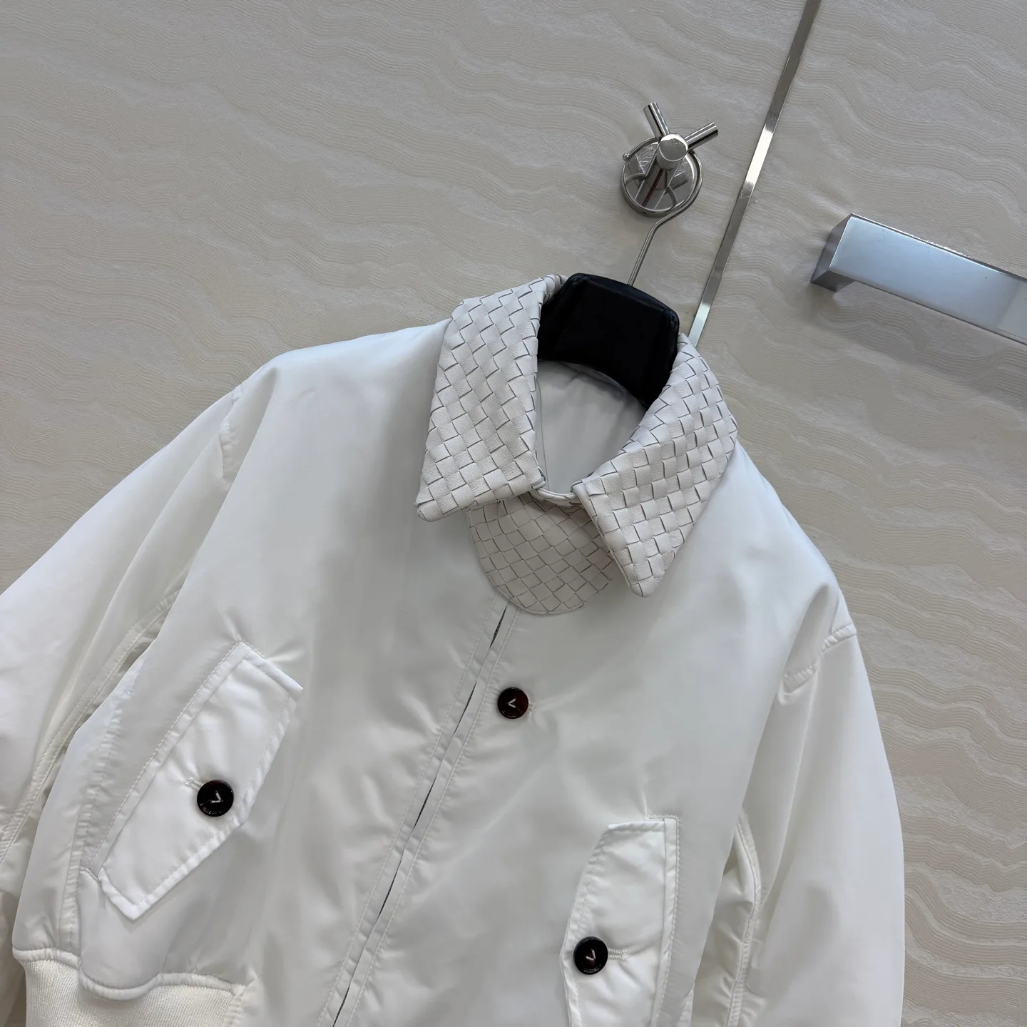 Куртки И Пуховики Женские Bottega Veneta 18501584