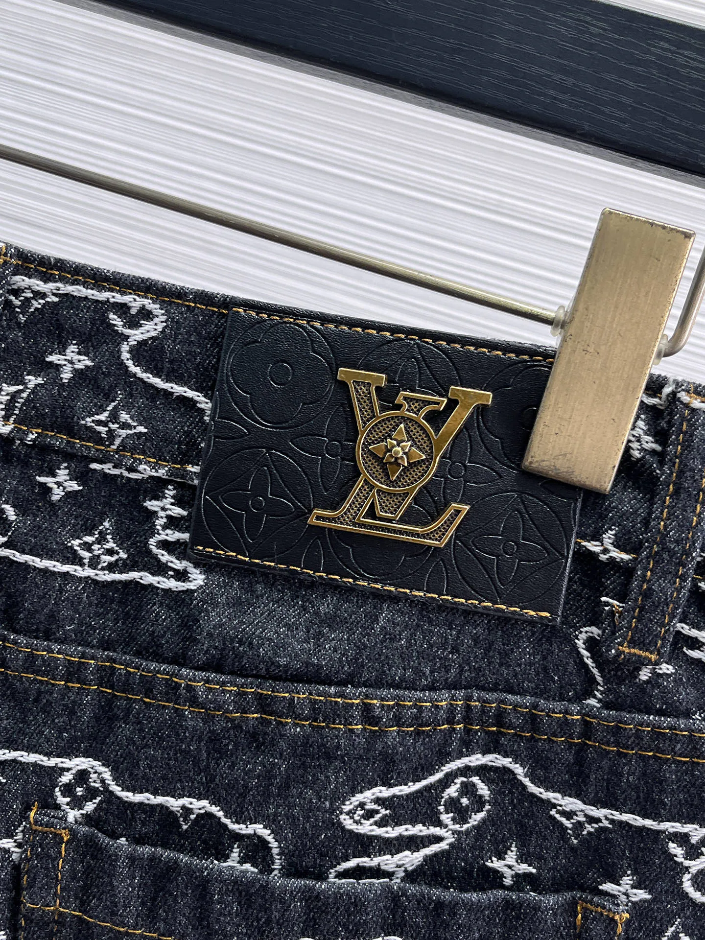 Джинсы Мужские Louis Vuitton 18596825