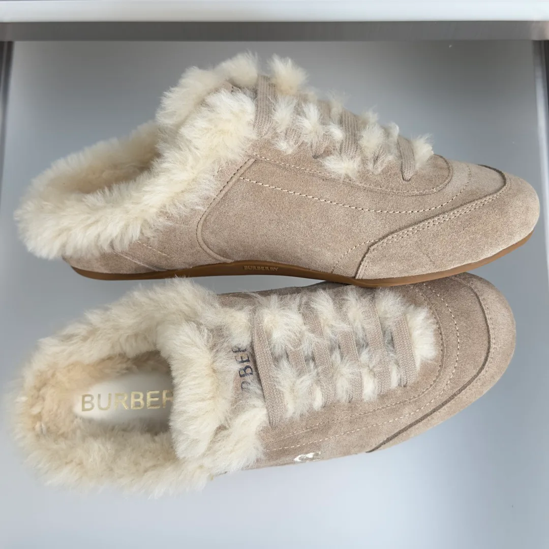 Кроссовки Женские Burberry 18719372