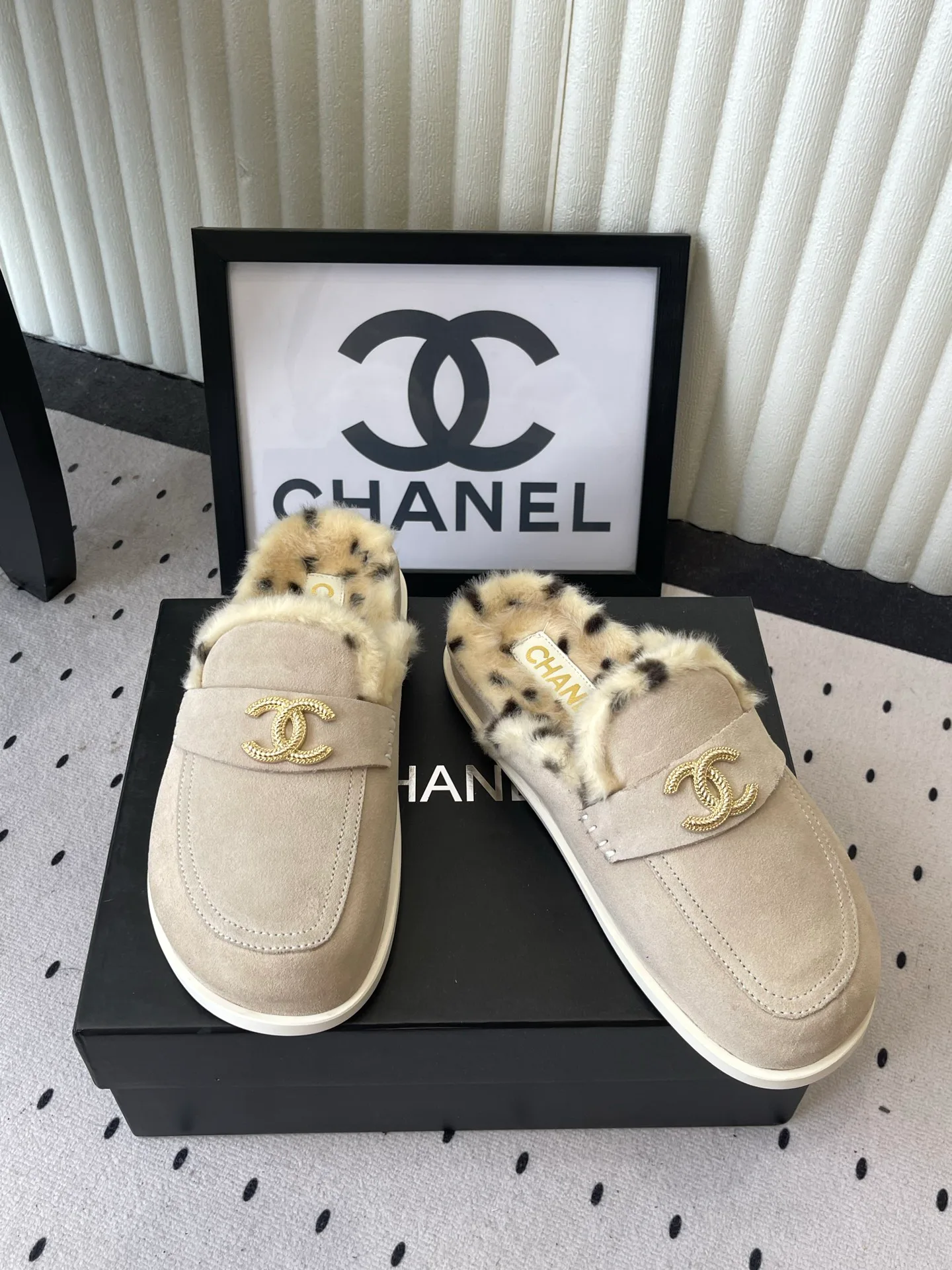 Тапочки Женские Chanel 18609996