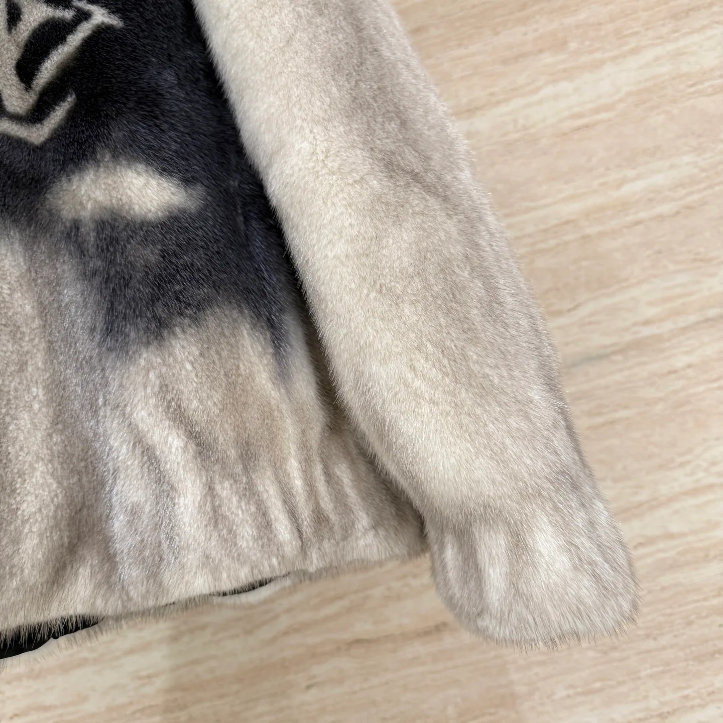 Шубы Женские Louis Vuitton 1061373