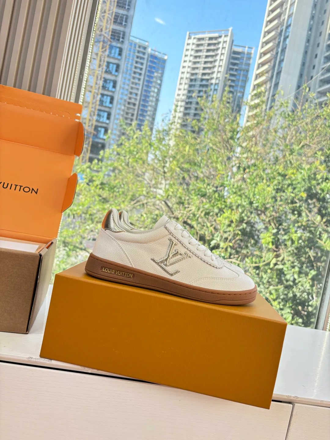 Кроссовки Женские Louis Vuitton 1590607