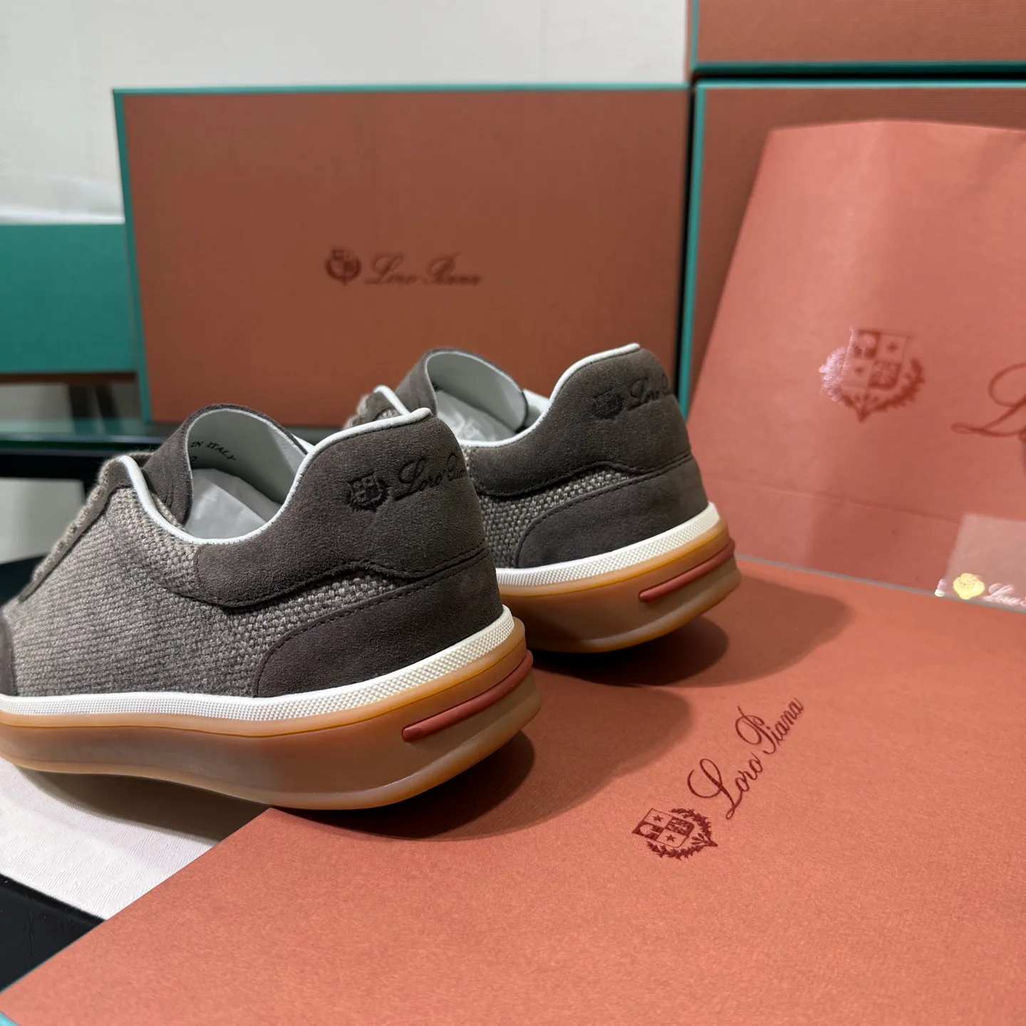Кроссовки Женские Loro Piana 17955594