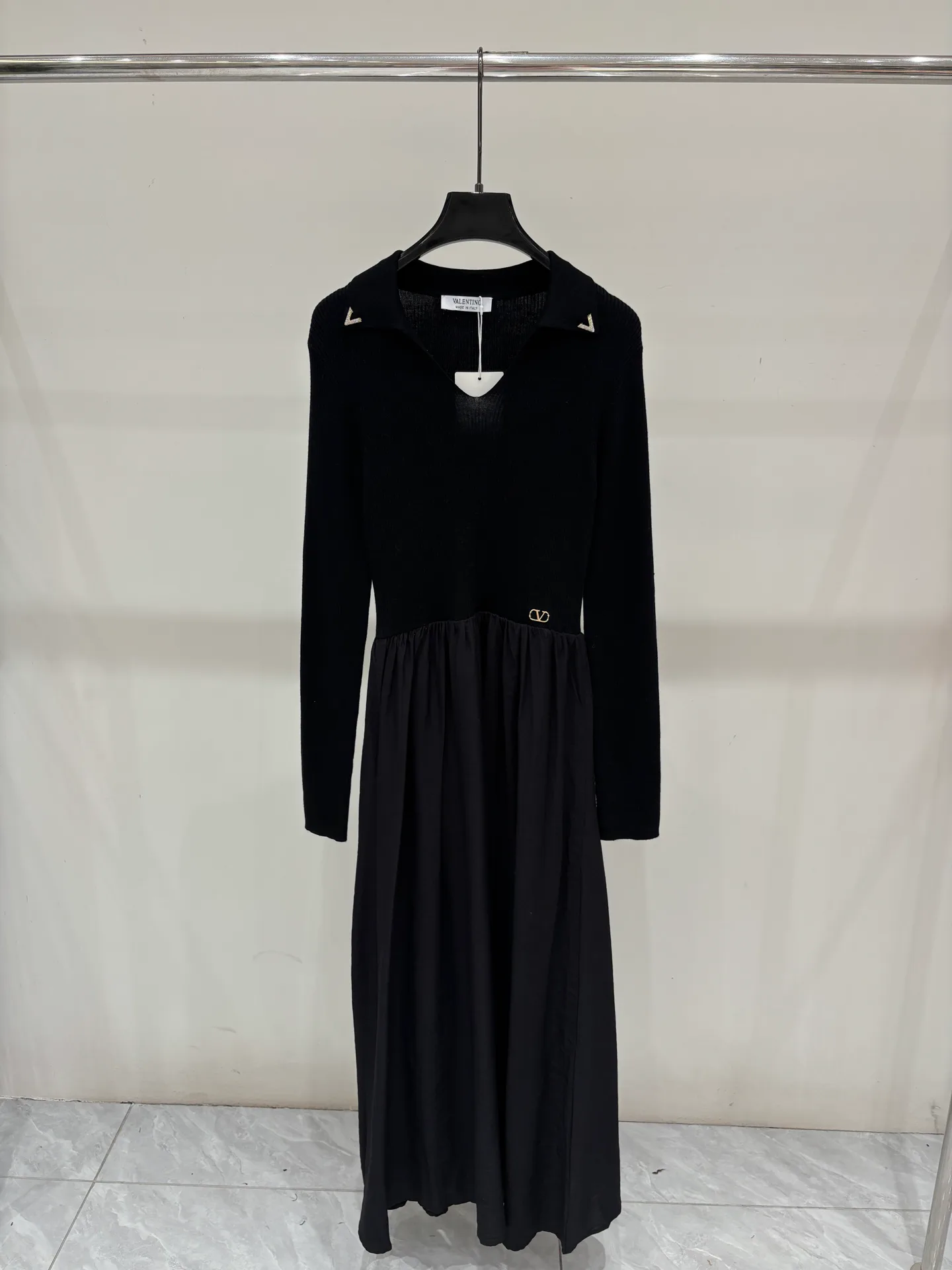Платья Женские Valentino 18999795