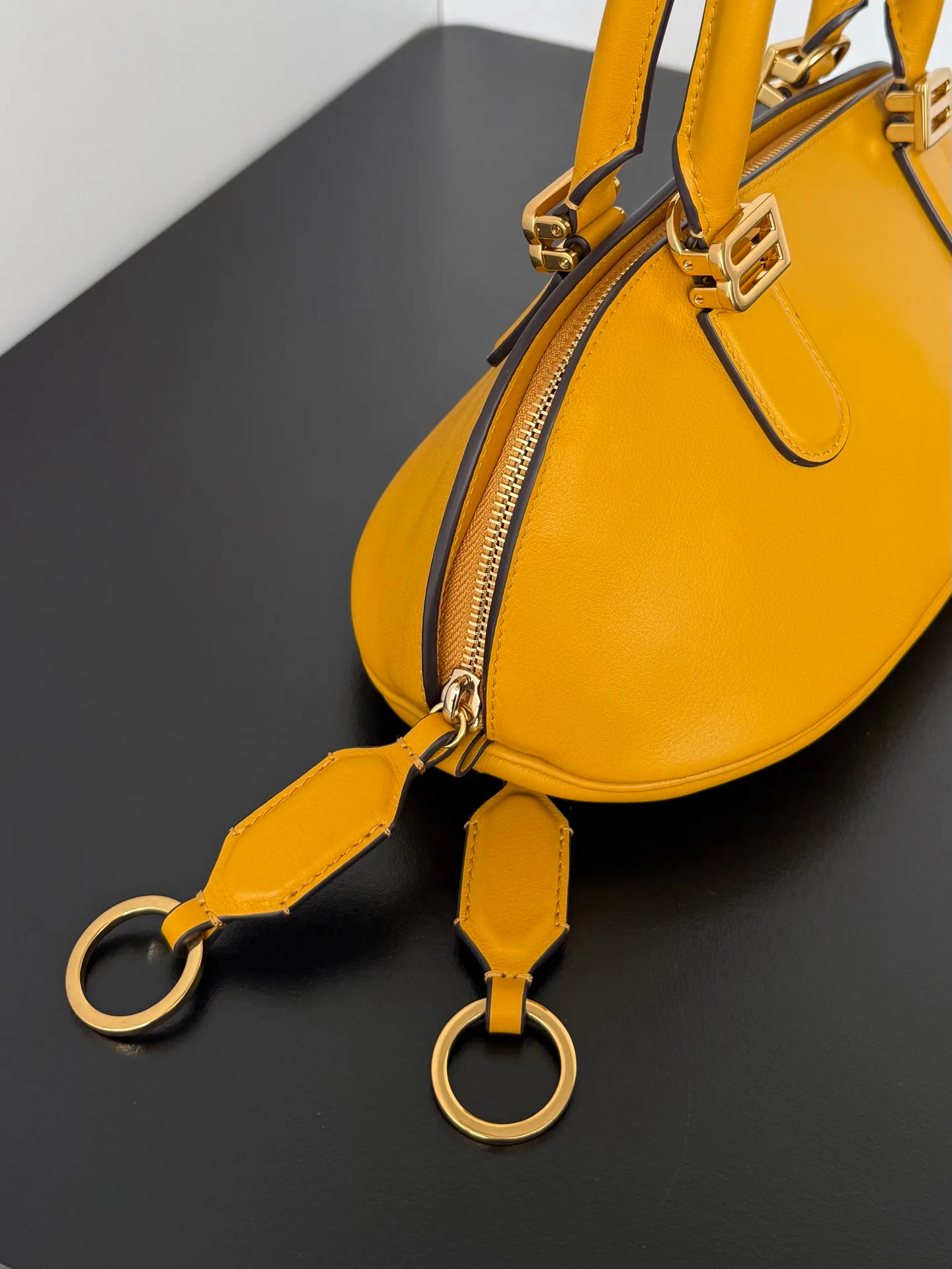 Клатчи Женские Balenciaga 11386880